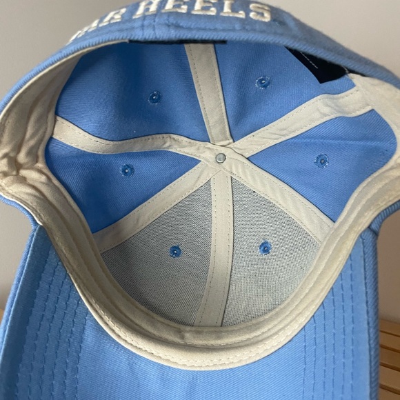 New Era Heritage series North Carolina Tar Heels fitted XL cap - Picture 3 of 5